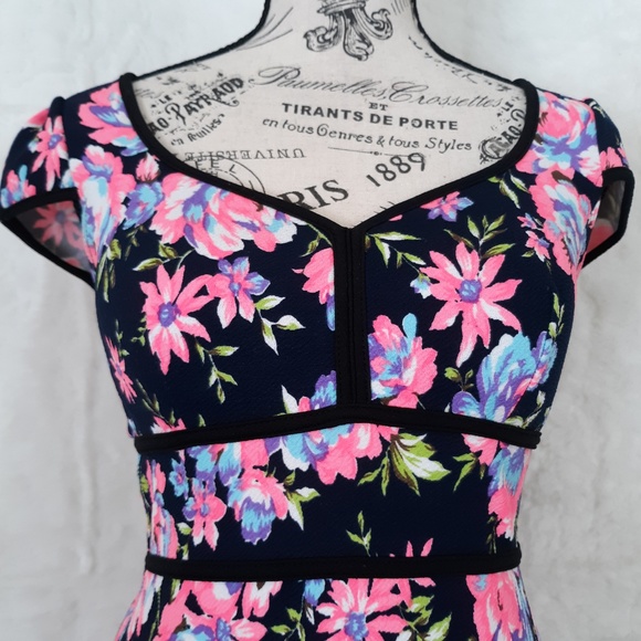 FLORAL PRINT DRESS - Picture 2 of 7